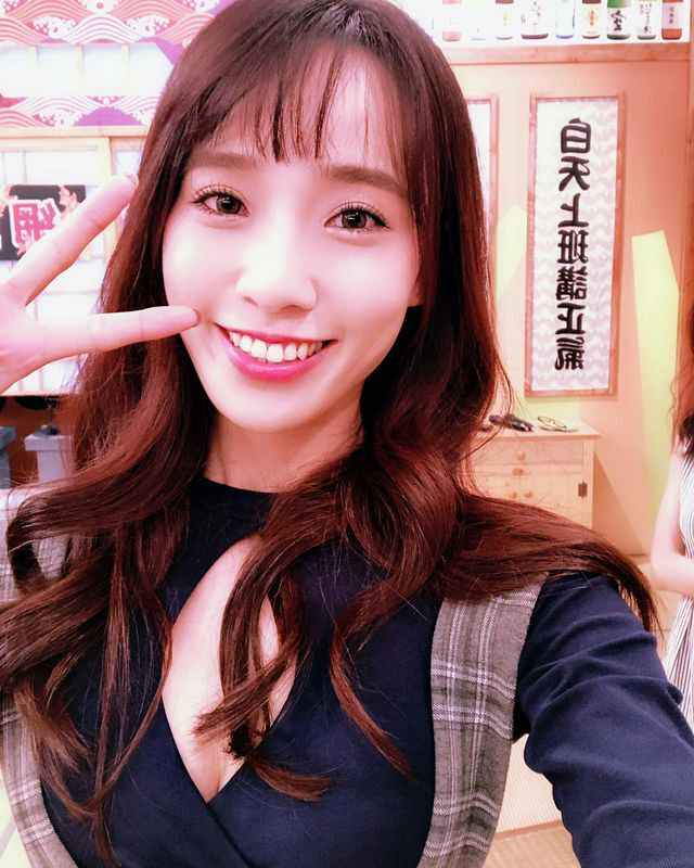 周末晚上搞了一个有女人味的女人-【2024年1月更新】
