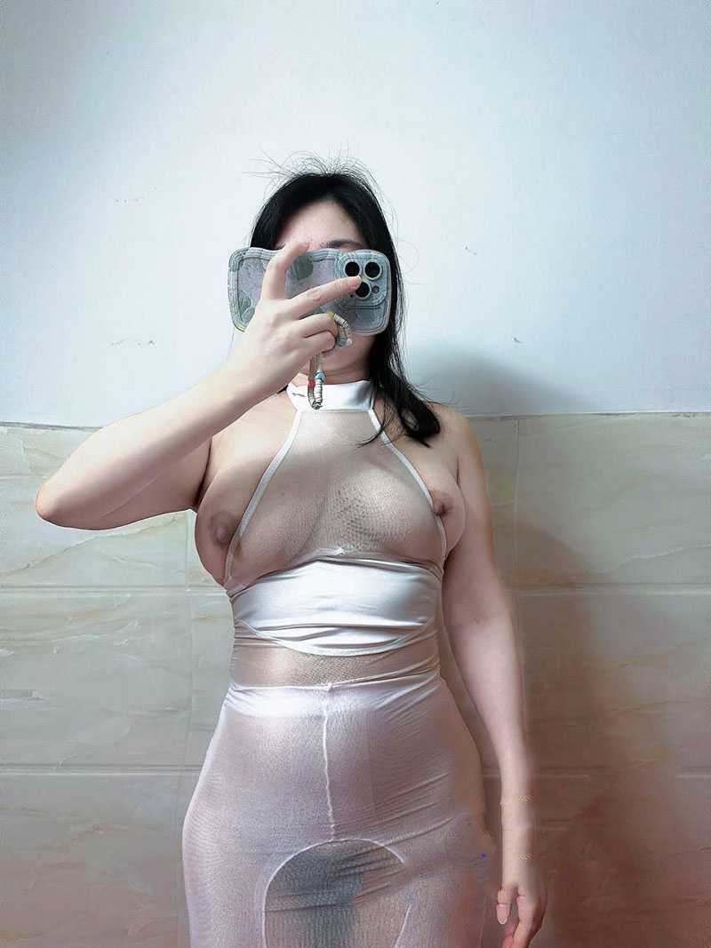 母G人妻陈燕 和男同事偷情视频曝光 已婚大奶骚货 在公厕被同事干 上班都不穿内裤