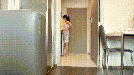 漂亮嫂子请你吃饺子 看到性感大屁屁还想调戏吃嫂子 好猛把嫂子都操虚脱了