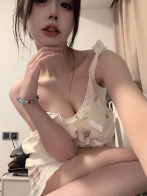 瑜伽裤 蜜桃小翘臀 能坚持三分钟吗 小屁股紧实又翘挺 极品蜜桃小丰臀骑乘 暴力后入翘臀 极品尤物气质
