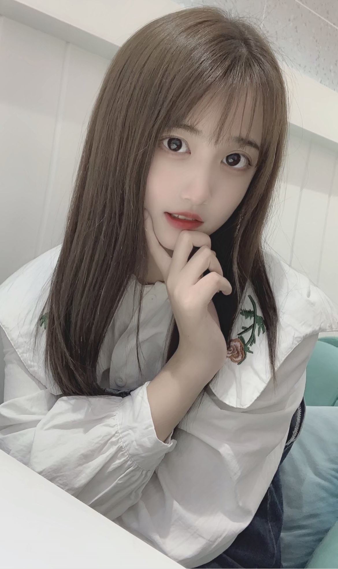 这小高跟 美美的脸 纤细的腰 这种女朋友太极品 酥酥的每一寸皮肤 粉嫩的乳头 身材和脸都没有缺点