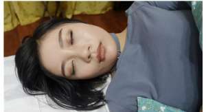 邪E二人组迷翻保养的还不错的美女业务员⭐各种姿势把玩她的大肥鲍⭐高跟鞋直接挂屁眼上