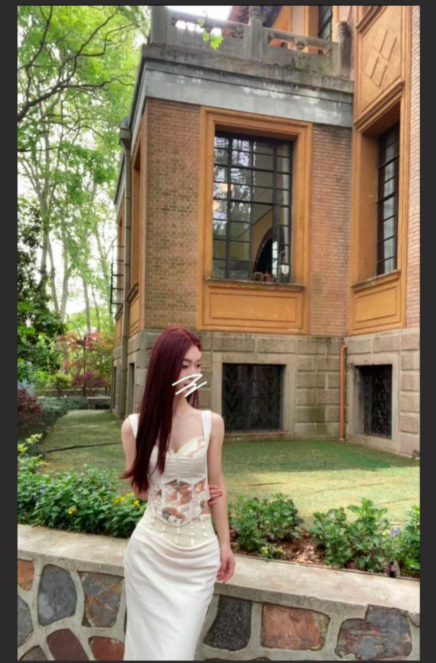 重庆极品小网红李欣与男友自拍性爱被曝光，不雅视频合集流出，看点满满，小骚货真骚啊