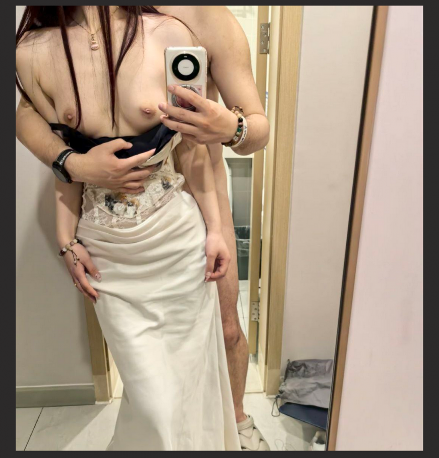 重庆极品小网红李欣与男友自拍性爱被曝光，不雅视频合集流出，看点满满，小骚货真骚啊