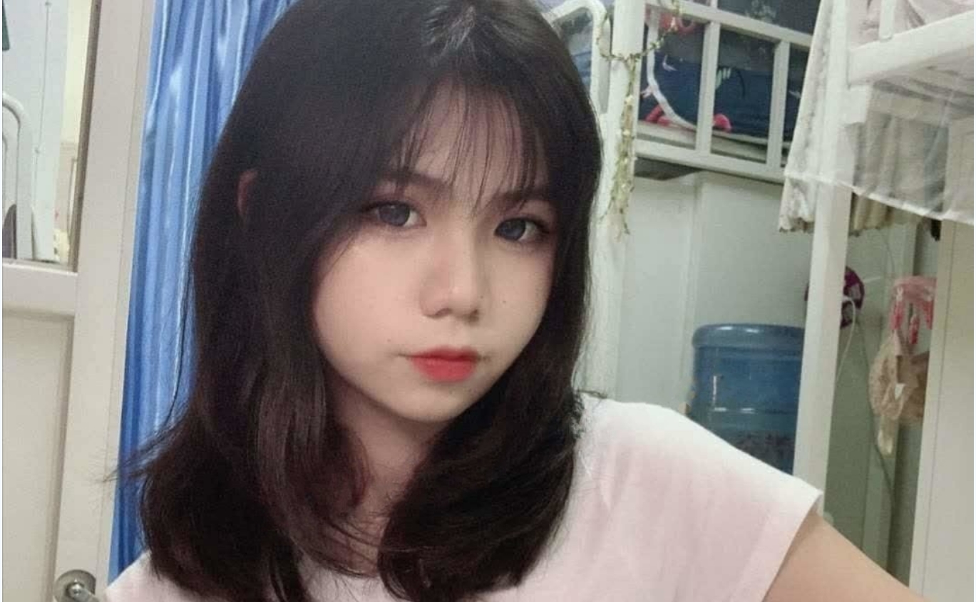 对巨乳翘臀表妹下手，高颜身材很顶，胸大屁股圆，无毛嫩B的极品