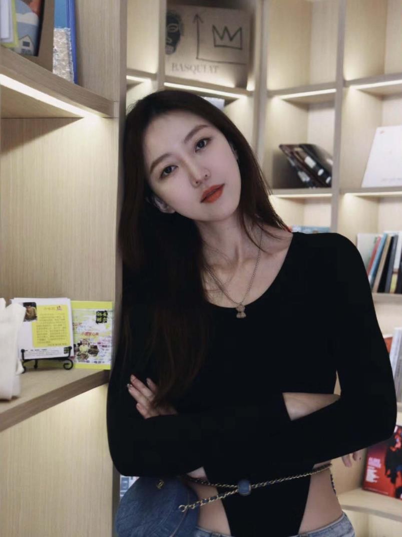 妻子出去约炮，然后和你语音或者直接打视频，有尝试过吗？喜欢老婆被操得不满足的时候疯狂求我草她让她爽