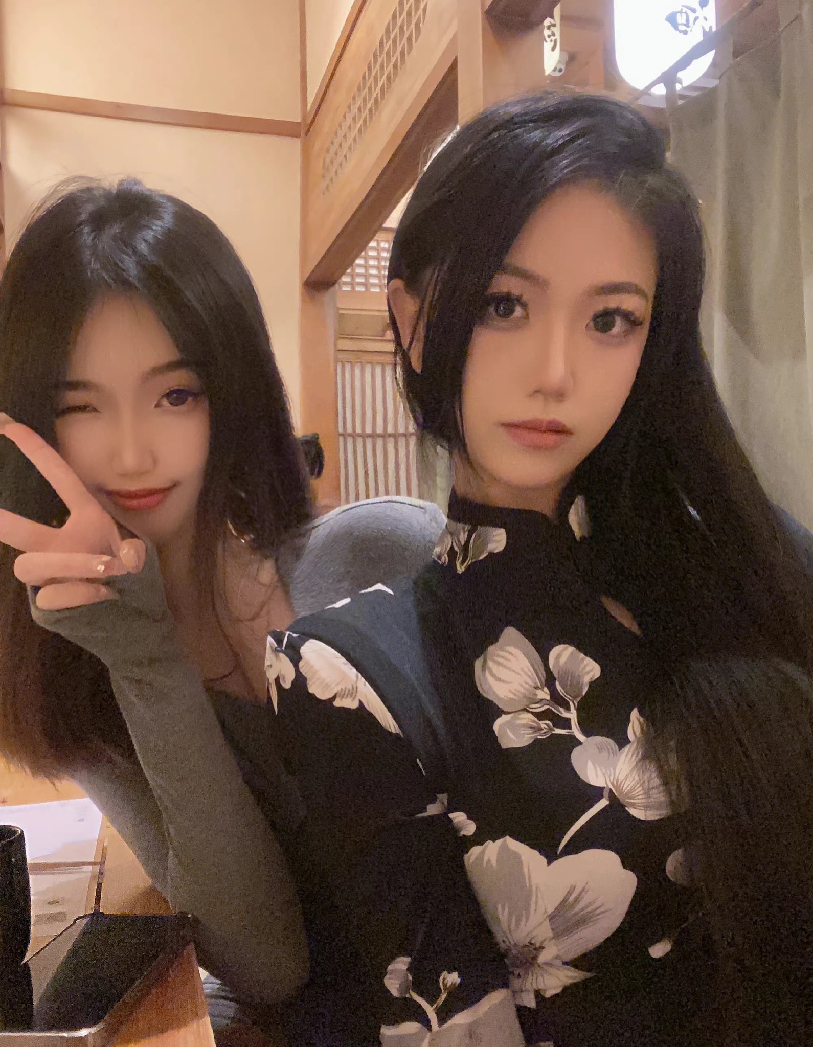来吧，看看有钱人的生活 淫乱实录 同时爆多位极品女神淫娃 超颜值极品 女神堕落 疯狂榨精 高潮浪叫