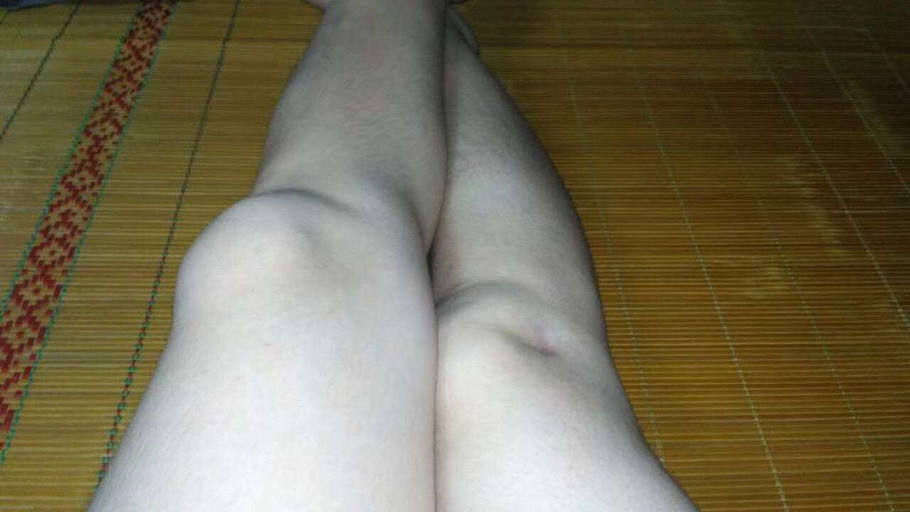 那些单身的夜里,还好有你阴毛浓密骚味十足的黑逼