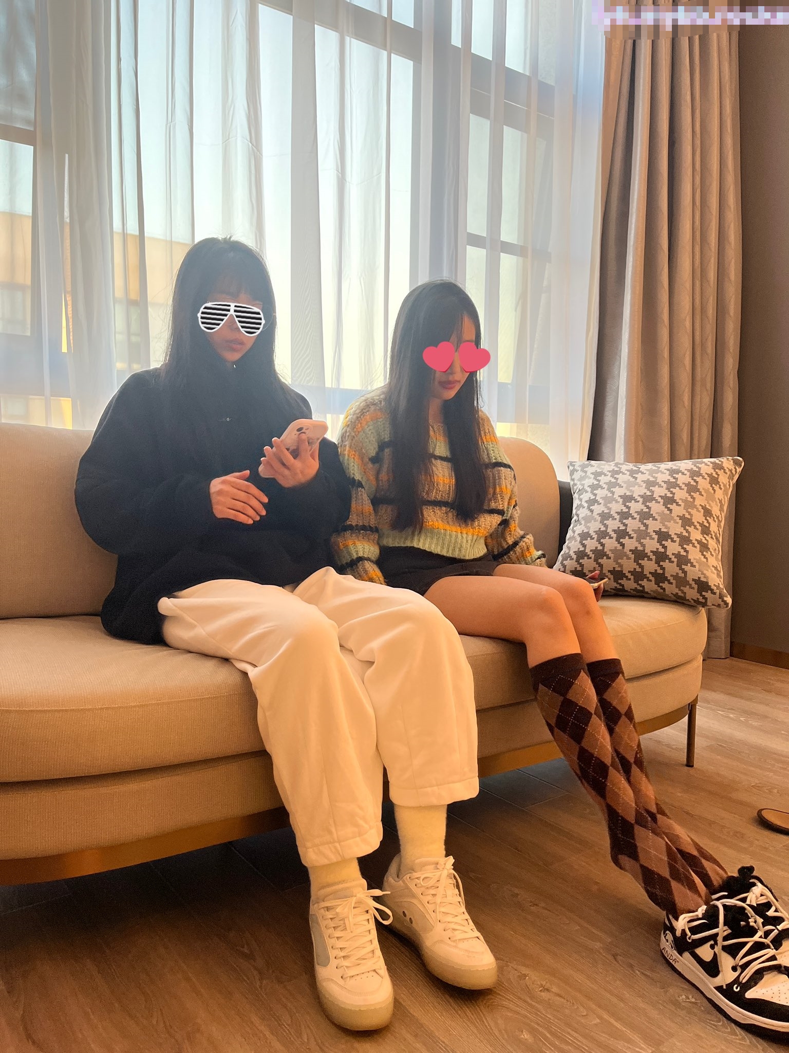 同性才是真爱 闺蜜来我家非要试试新玩具 一龙双用哈哈 两个萝莉 女女啪啪来啦！女女版淫趴