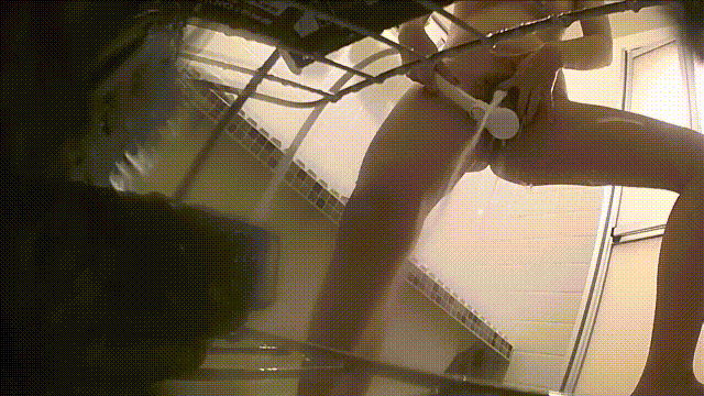 猥琐房东合租房浴室暗藏摄像头❤️偷窥4个年轻女生洗澡