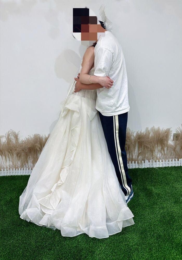 婚礼前夜，新娘穿婚纱求S调教，丈夫尾随发现