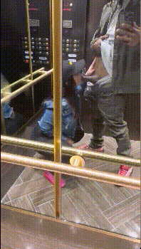 媚黑骚婊体验终极大黑吊的快乐，欲求不满，花巨资找了2个黑人，把骚妻干的受不了，按着腰被操烂啦