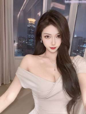 ❤️空姐女神❤️我想大多数男生都想过和空姐来一次吧！来吧，后入空姐，必须让她穿上制服再干她