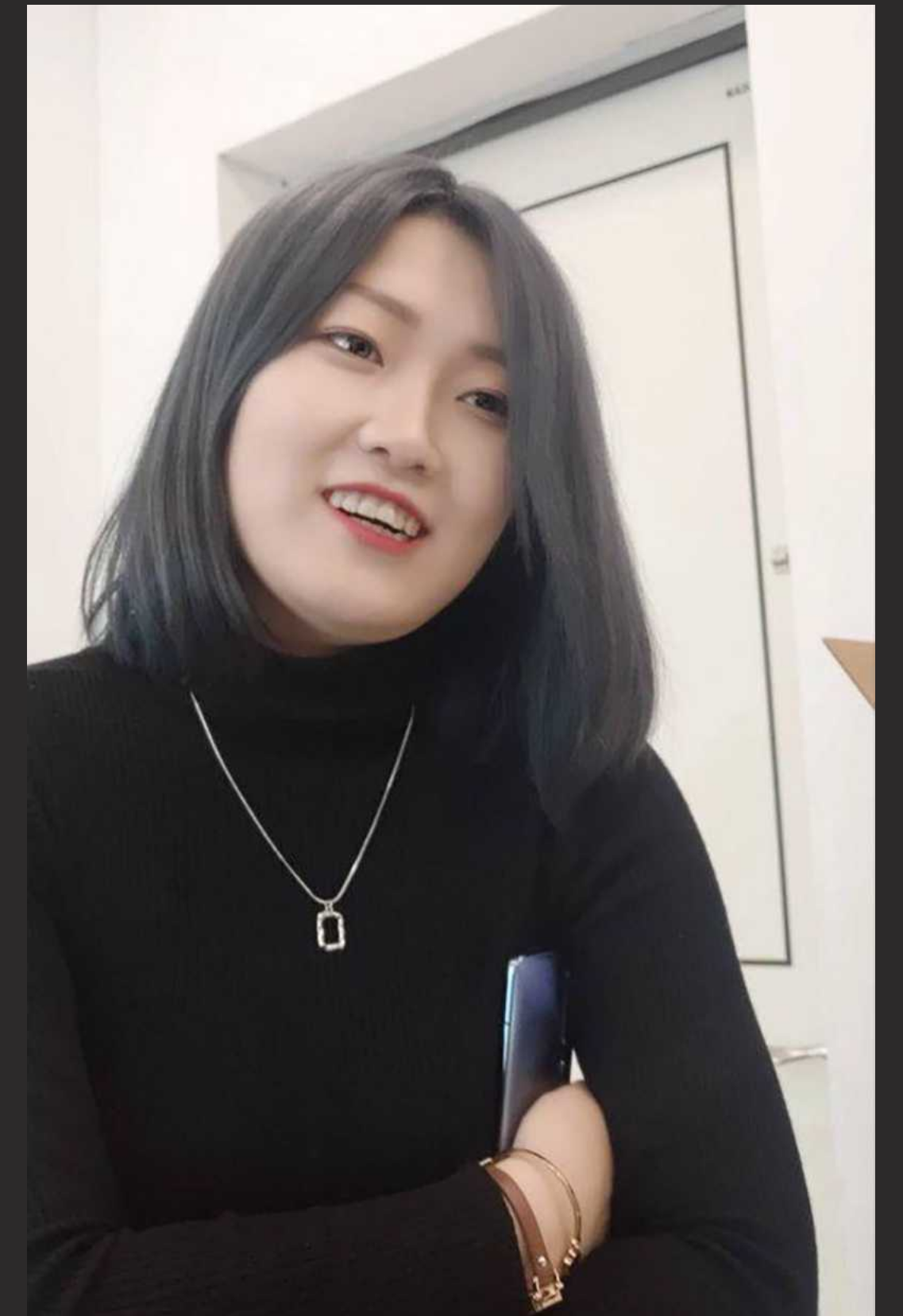 新疆大奶已婚人妻 结婚七年在外打工不停偷情 被炮友开发调教3p群p怎么玩都接受 真是够贱的啊！