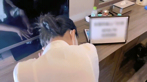 ❤️空姐女神❤️我想大多数男生都想过和空姐来一次吧！来吧，后入空姐，必须让她穿上制服再干她
