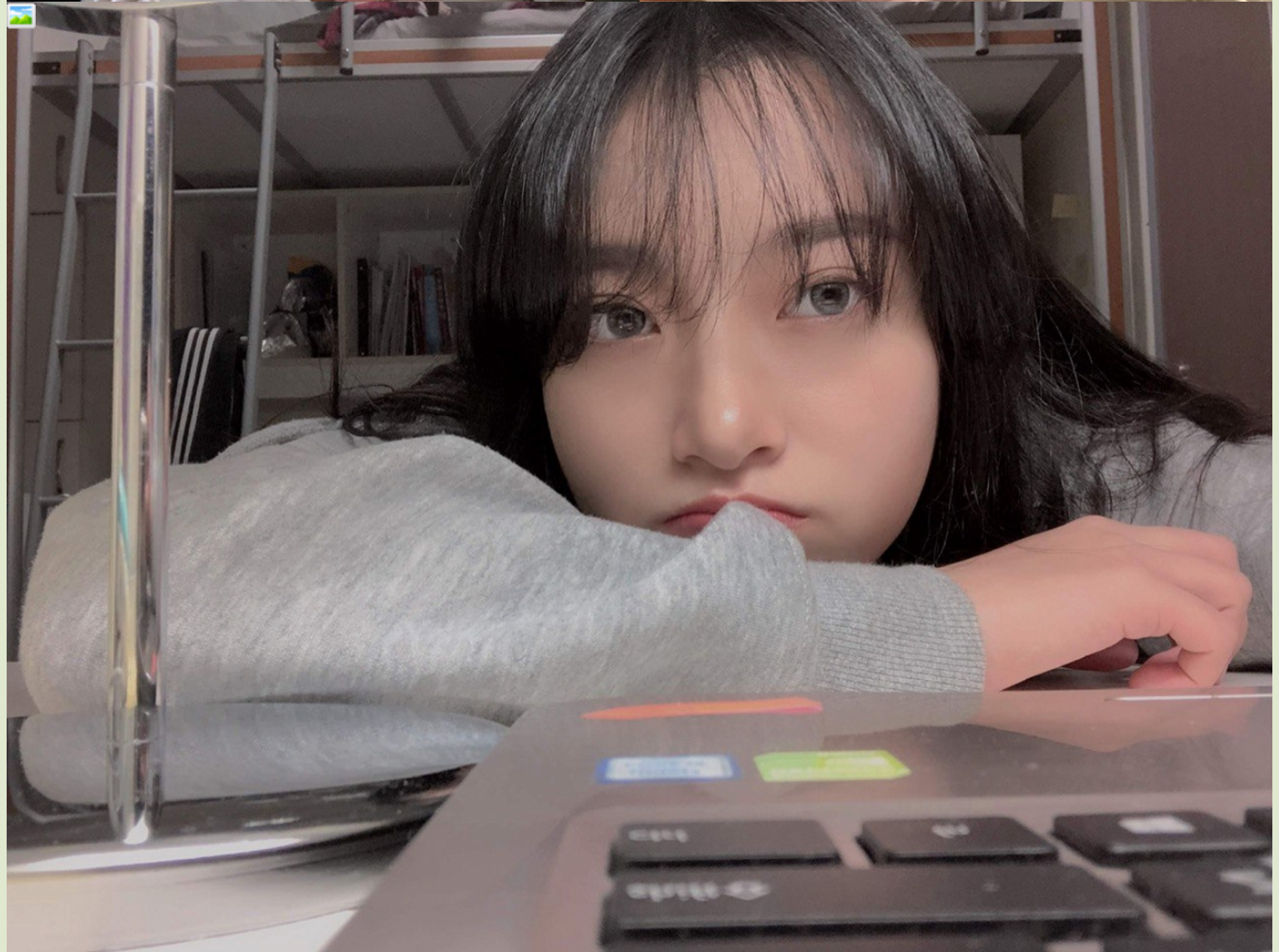 商学院高颜值清纯美女【丽莉】不雅露脸性爱自拍流出，温柔口交深喉啪啪高潮脸，很反差