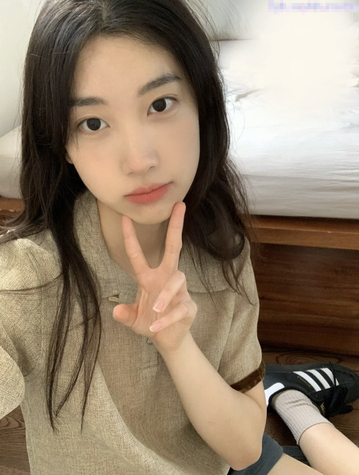 ✨水多活好不黏人✨哥哥是选择先舔下面还是先摸上面呢？爸爸的几把套装 跟哥哥刚好配套 被抓住小辫子了