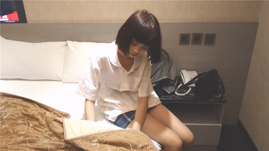 橘子大神酒店约炮非常粉嫩萝莉学妹和男朋友总共就干过5次鲍鱼非常粉嫩
