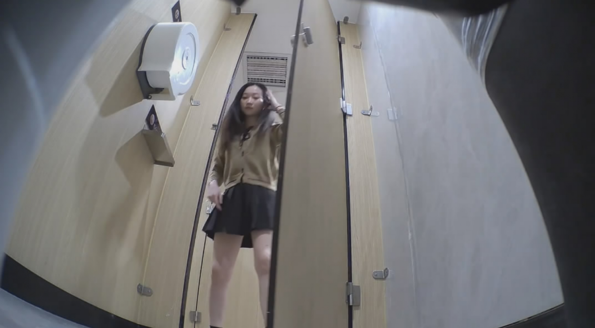 精品厕拍高级夜总会女厕偷拍美女尿尿❤️貌似都是些模特美女人美逼嫩身材一流