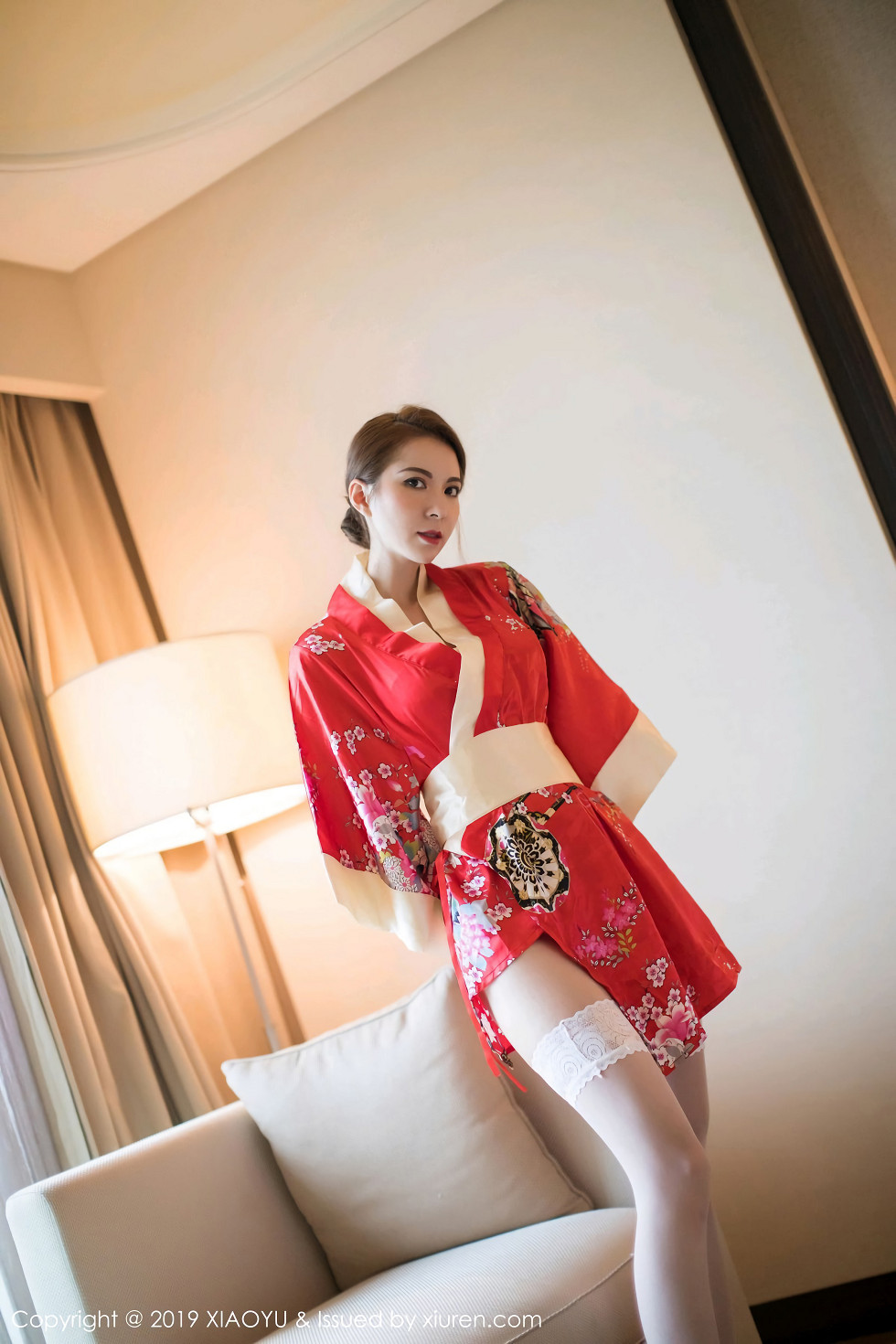 诱人美女Carry性感红色和服配白色蕾丝袜妩媚诱惑