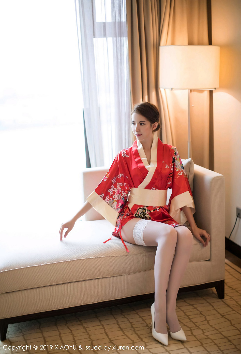 诱人美女Carry性感红色和服配白色蕾丝袜妩媚诱惑