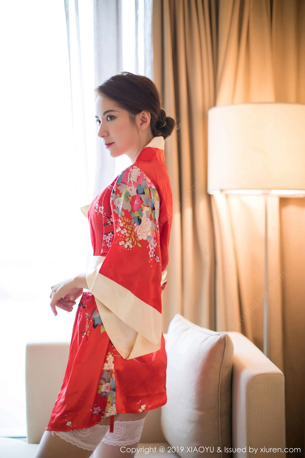 诱人美女Carry性感红色和服配白色蕾丝袜妩媚诱惑