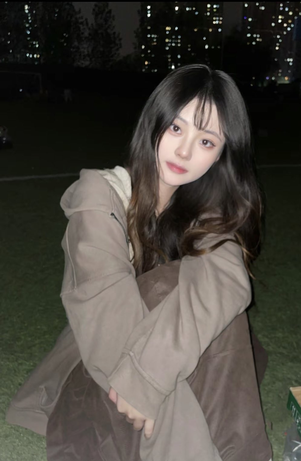 带上狗链的女神那是非常淫贱 你的女神在这里是一只带上狗链的骚母狗 气质尤物肆意蹂躏