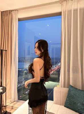 【极品尤物❤️巅峰女神】大长腿极品女神 这颜值..bb也好嫩啊 太干净了吧 蜜桃臀那是直穿你的魂!