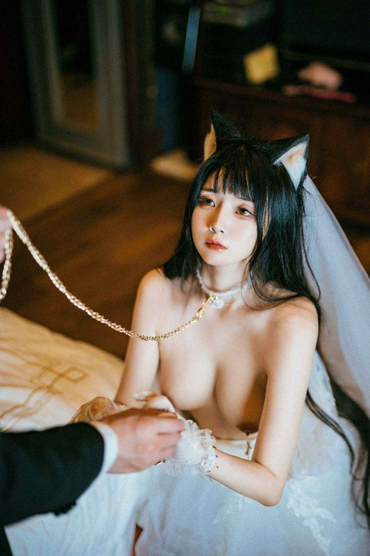 台妹COSER RAKURAKU