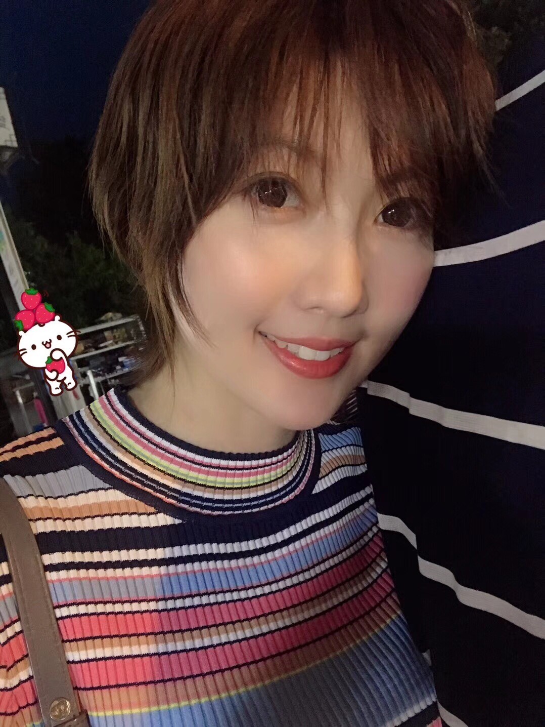 汤博乐知名网黄大UP主【虎皮花生】粉丝群内福利视图各种骚货母G露出啪啪啪
