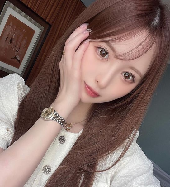 大眼睛超可爱好身材美女小姐姐入職精選