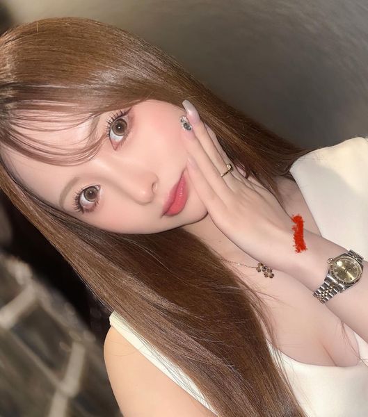 大眼睛超可爱好身材美女小姐姐入職精選