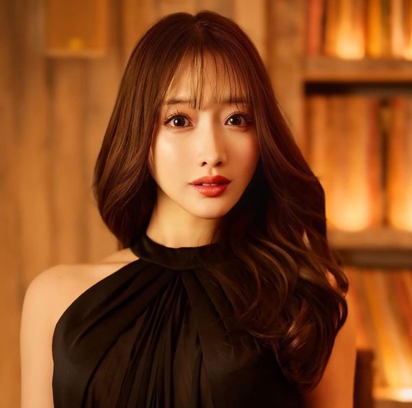 大眼睛超可爱好身材美女小姐姐入職精選