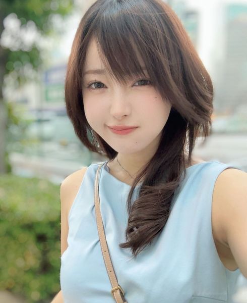 大眼睛超可爱好身材美女小姐姐入職精選