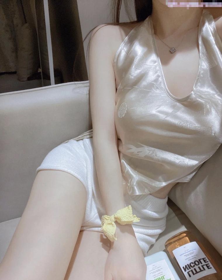 3P的快乐，一般人体会不到，尤其是女主角是自己的老婆 直呼她从来没有这样爽过 老婆满足了我也高兴
