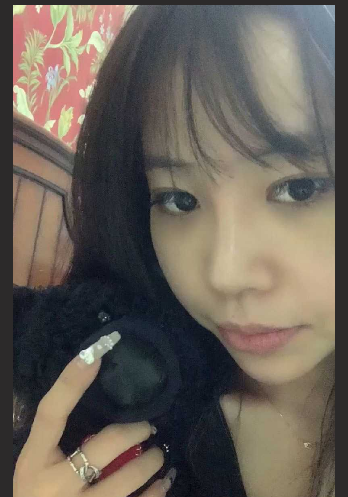 山东烟台芝罘区 刘雅美 为了报复社会 下面长菜花还到处约炮 不幸被瓜友遇上将其曝光 ！