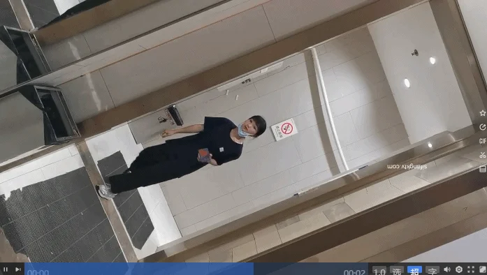 坑神守候热闹商场女厕多点位实拍超多靓妹小姐姐方便~眼花缭乱好多极品