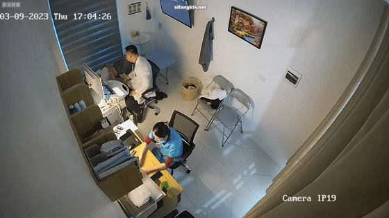 【最新破解摄像头】全网稀缺奉献！猥琐男医生 给女病人仔细检查身体