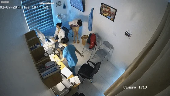 【最新破解摄像头】全网稀缺奉献！猥琐男医生 给女病人仔细检查身体