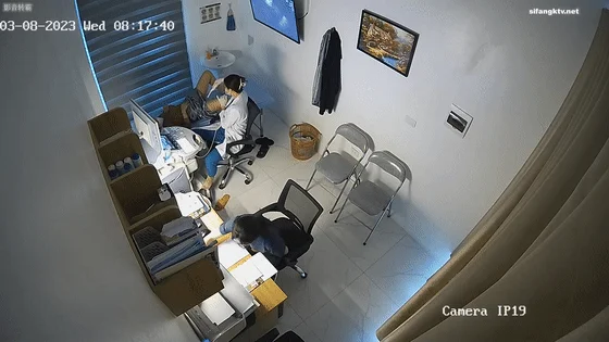 【最新破解摄像头】全网稀缺奉献！猥琐男医生 给女病人仔细检查身体