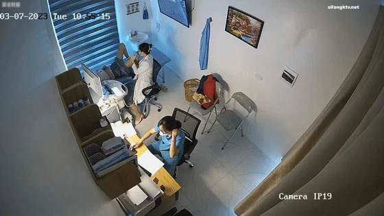 【最新破解摄像头】全网稀缺奉献！猥琐男医生 给女病人仔细检查身体