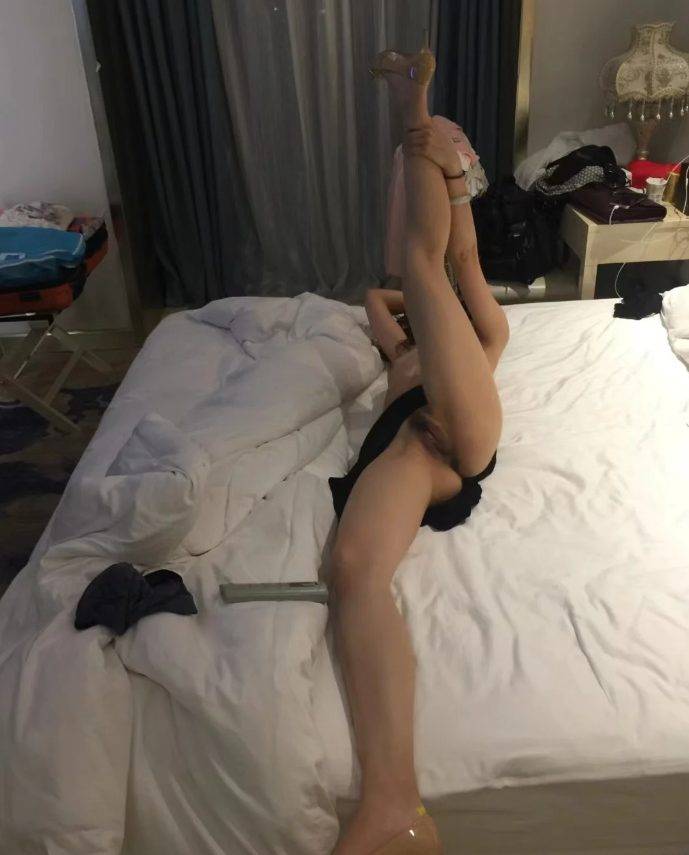 床上掰少妇腿那张最好看
