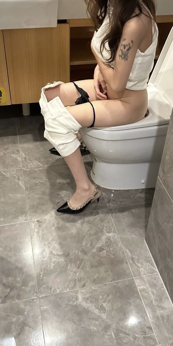 骚货主动跪舔