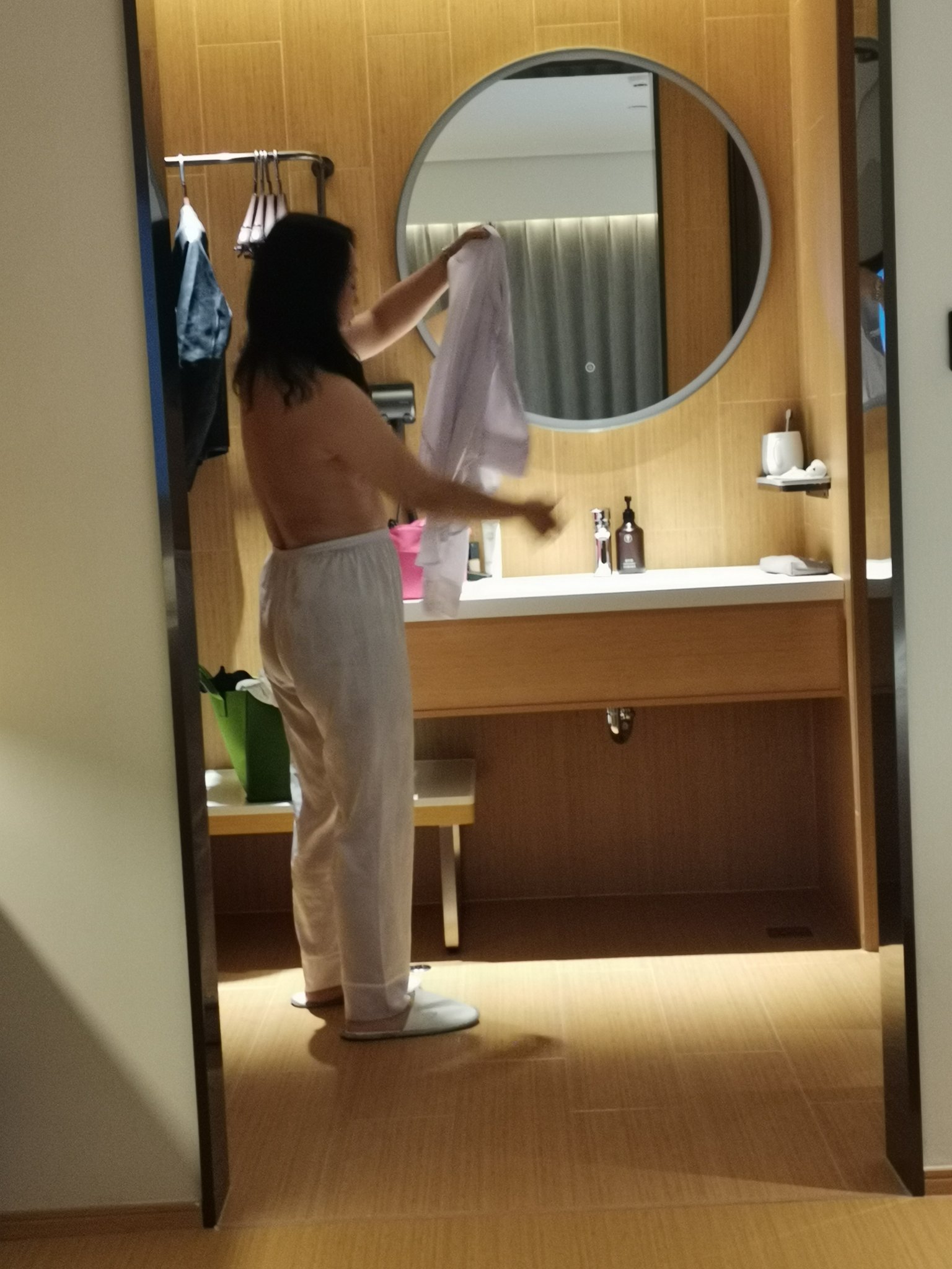 约炮81年熟女人妻