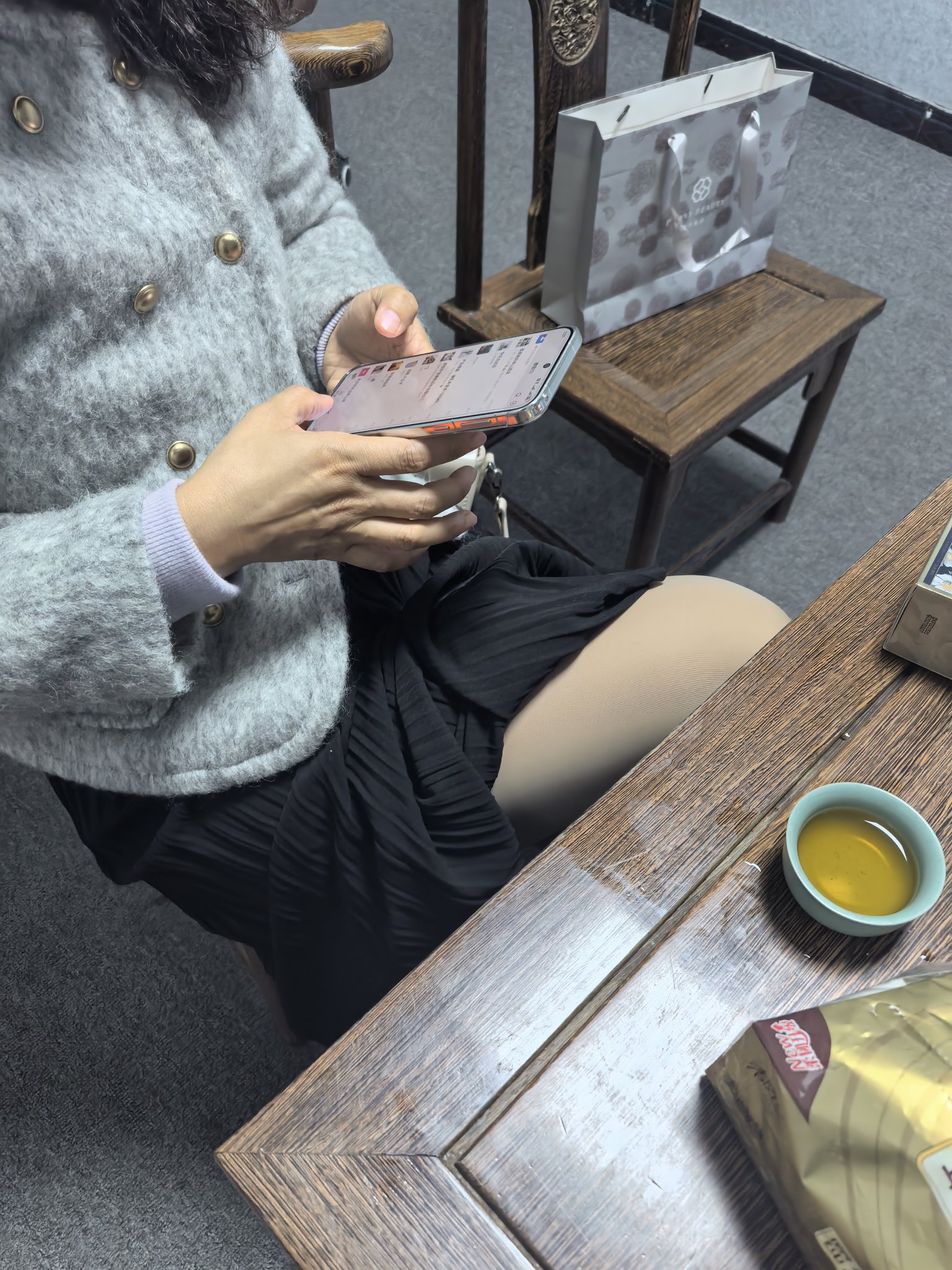 约炮81年熟女人妻